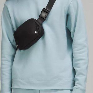 Lululemon Everywhere belt bag 1L – BRAND NEW!